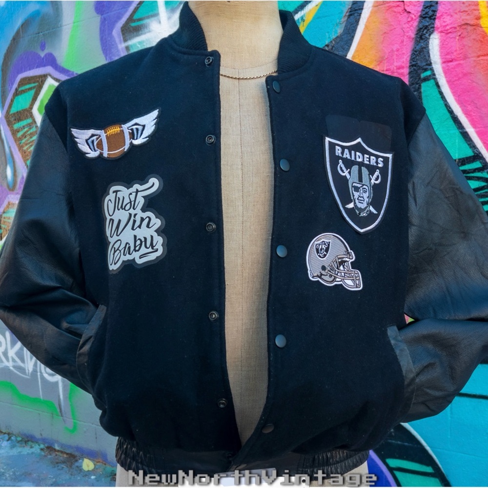 OAKLAND RAIDERS Vintage Varsity Bomber Jacket size Small (Black)